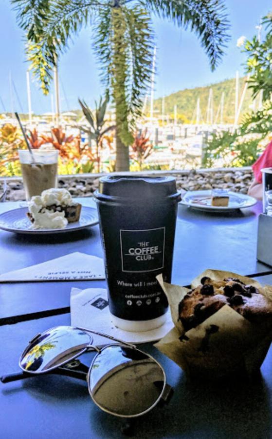 Boathouse Port Of Airlie Lägenhet Airlie Beach Exteriör bild